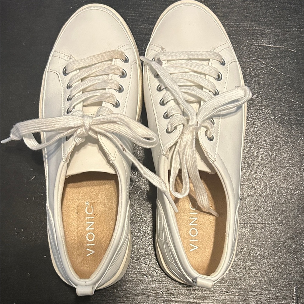 Vionic Women's Classic White Lace-Up Sneakers